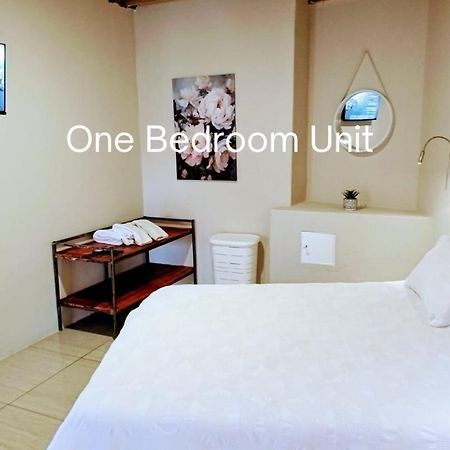 Appartement Bateleur Self Catering cc à Windhoek Extérieur photo
