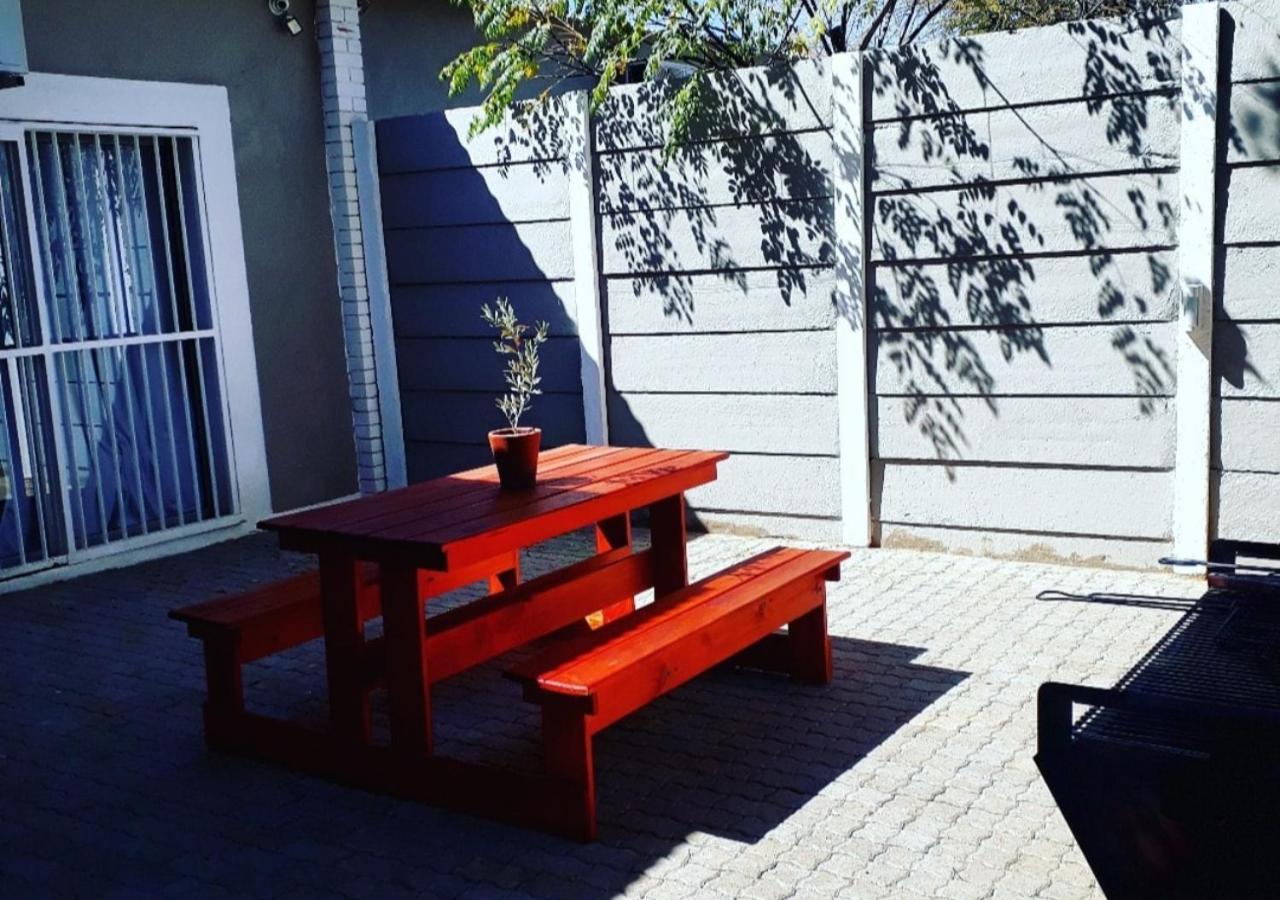 Appartement Bateleur Self Catering cc à Windhoek Extérieur photo